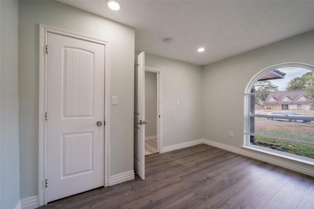 7115 Shady Moss Lane, Houston, TX 77040