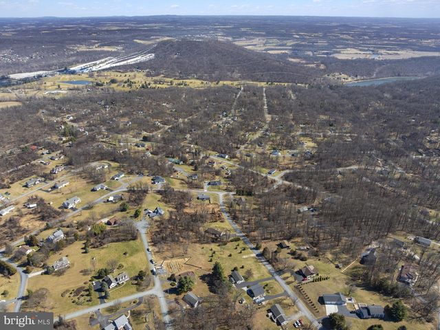 1 BRENDA TRL, Fairfield, PA 17320