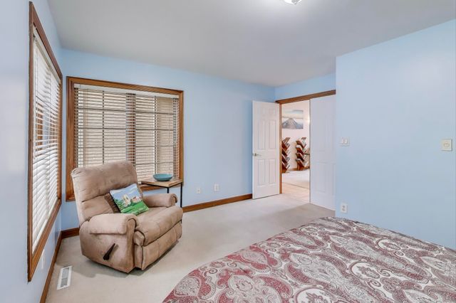 1617 Cherry Blossom Drive, Munster, IN 46321