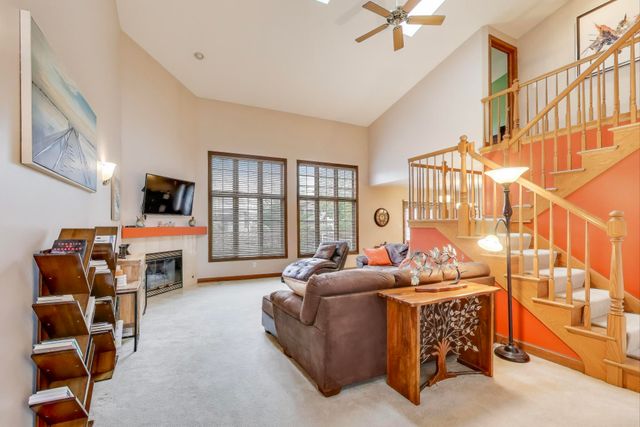 1617 Cherry Blossom Drive, Munster, IN 46321