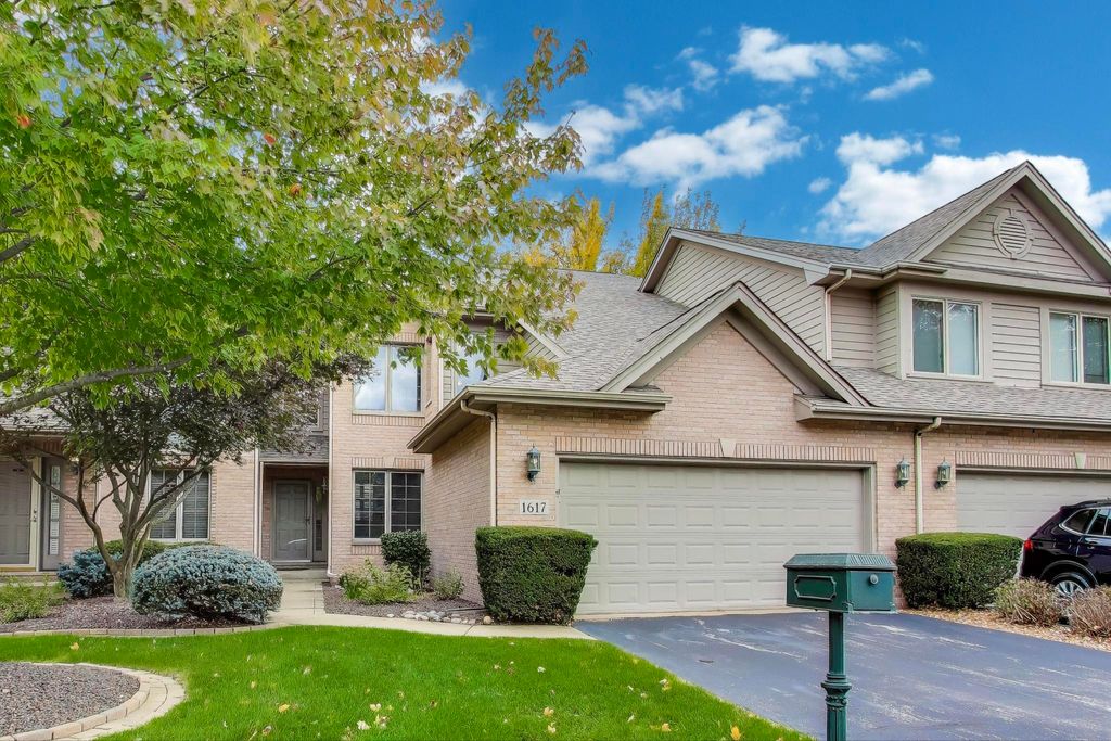 1617 Cherry Blossom Drive, Munster, IN 46321