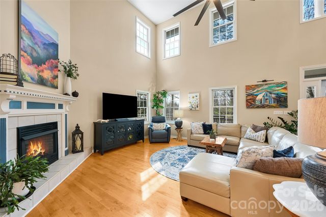 94 Squirrel Trail, Hendersonville, NC 28791