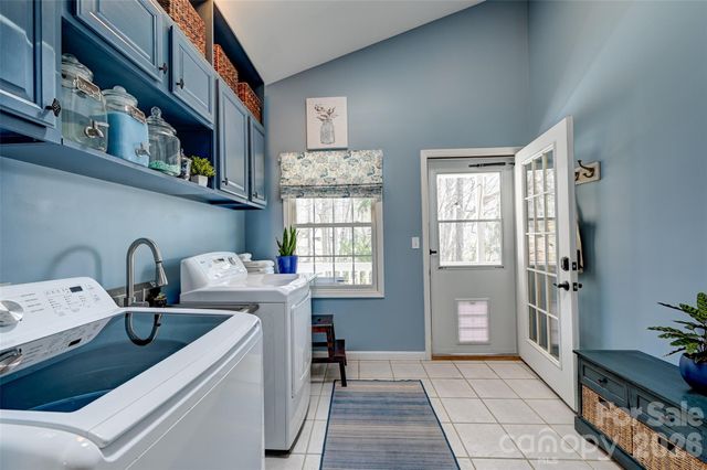 94 Squirrel Trail, Hendersonville, NC 28791