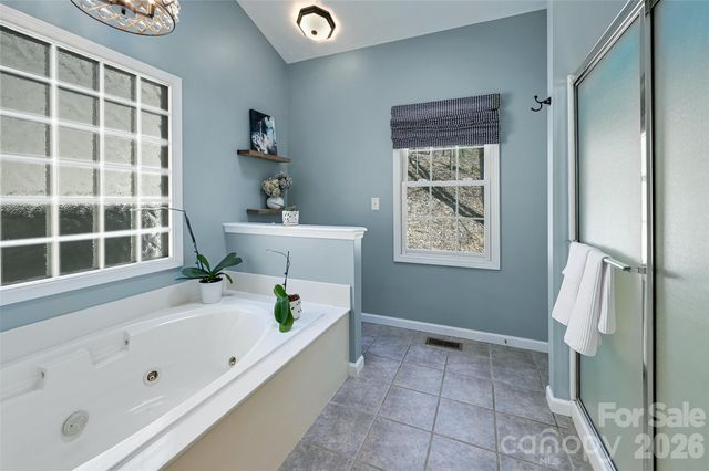 94 Squirrel Trail, Hendersonville, NC 28791