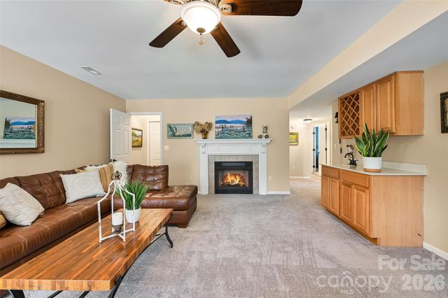 94 Squirrel Trail, Hendersonville, NC 28791