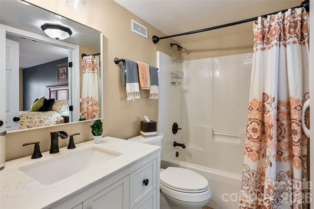 94 Squirrel Trail, Hendersonville, NC 28791