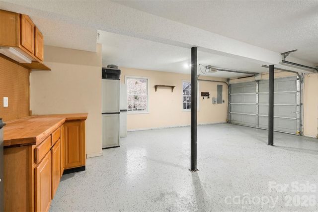 94 Squirrel Trail, Hendersonville, NC 28791