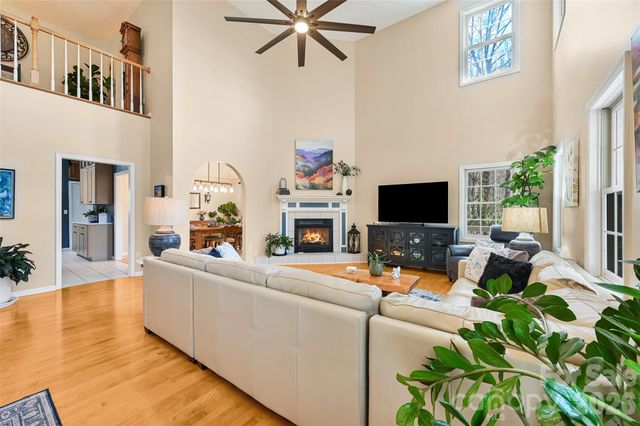 94 Squirrel Trail, Hendersonville, NC 28791