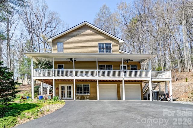 94 Squirrel Trail, Hendersonville, NC 28791