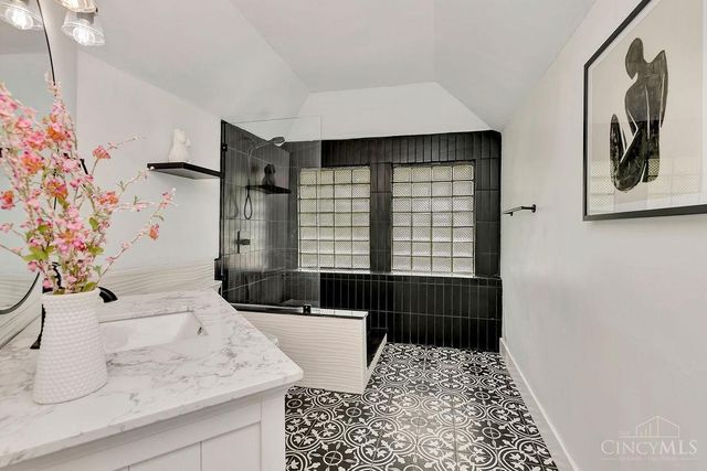 3433 Hudson Avenue, Cincinnati, OH 45207