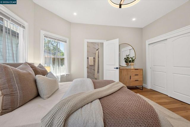 1017 56Th St, Oakland, CA 94608