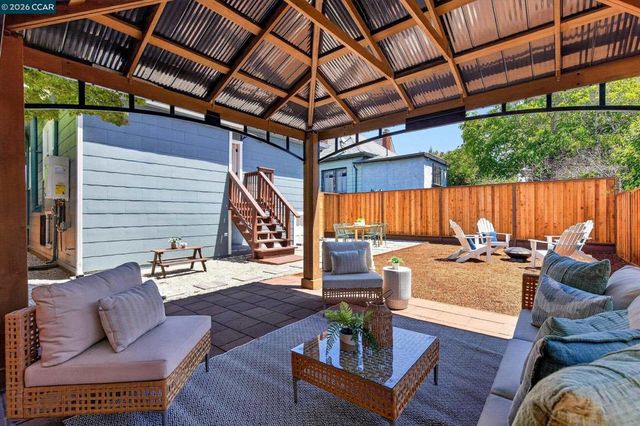 1017 56Th St, Oakland, CA 94608