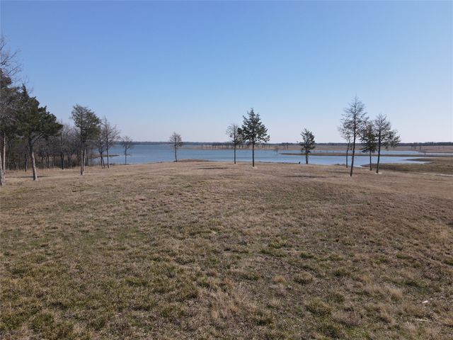 552 Lakeshore Lane, Windom, TX 75492
