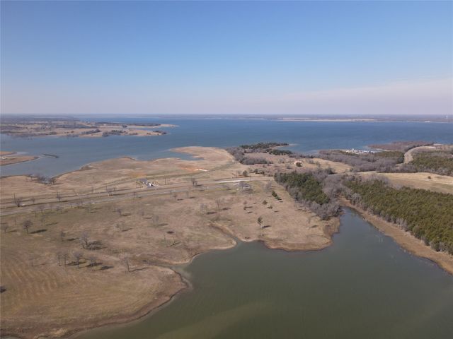 552 Lakeshore Lane, Windom, TX 75492