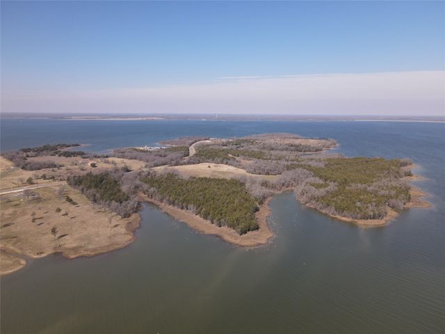 552 Lakeshore Lane, Windom, TX 75492