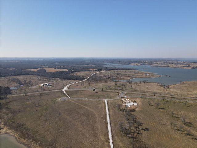 552 Lakeshore Lane, Windom, TX 75492