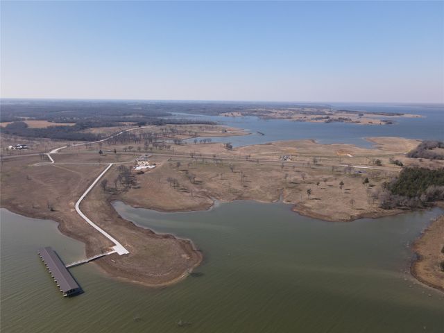 552 Lakeshore Lane, Windom, TX 75492