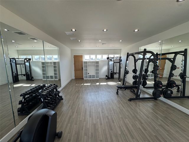 552 Lakeshore Lane, Windom, TX 75492