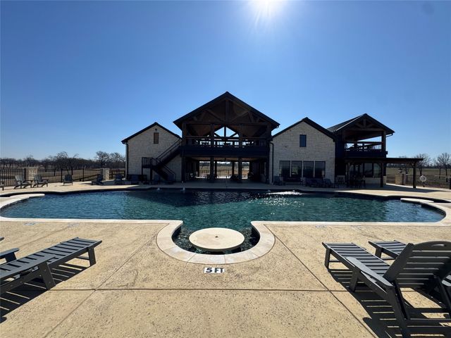 552 Lakeshore Lane, Windom, TX 75492