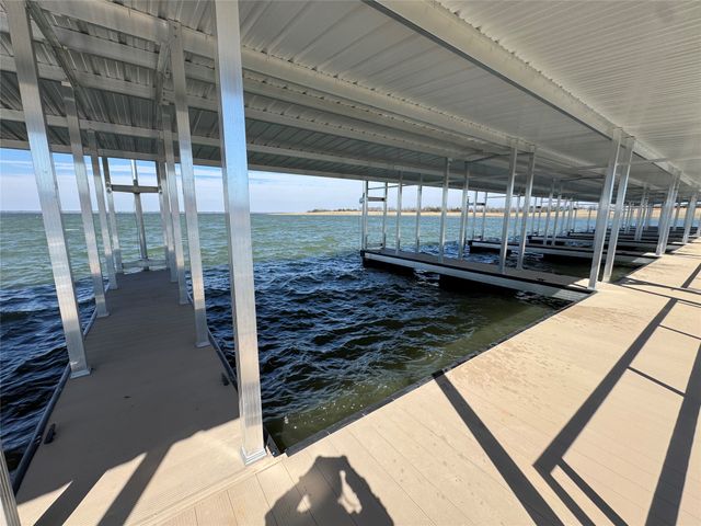 552 Lakeshore Lane, Windom, TX 75492