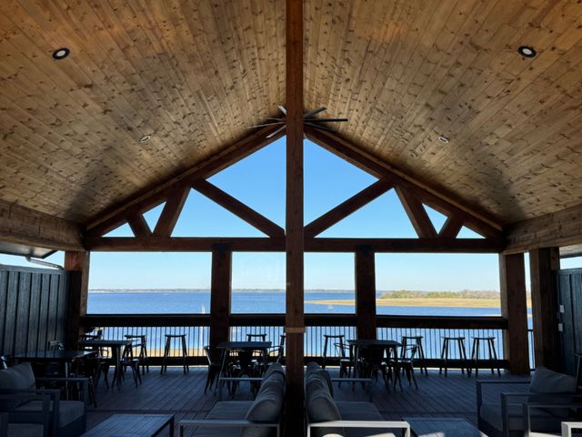 552 Lakeshore Lane, Windom, TX 75492