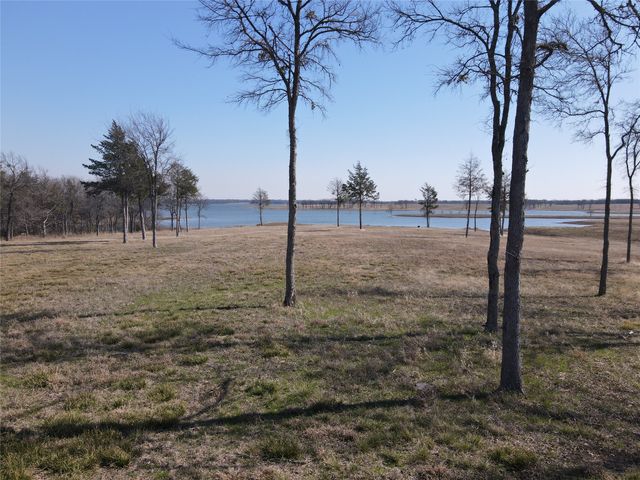 552 Lakeshore Lane, Windom, TX 75492