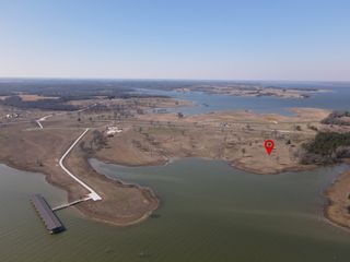 552 Lakeshore Lane, Windom, TX 75492