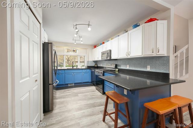 2243 Willow Tree Drive, Brighton, MI 48116