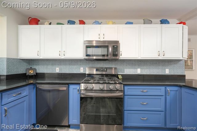 2243 Willow Tree Drive, Brighton, MI 48116