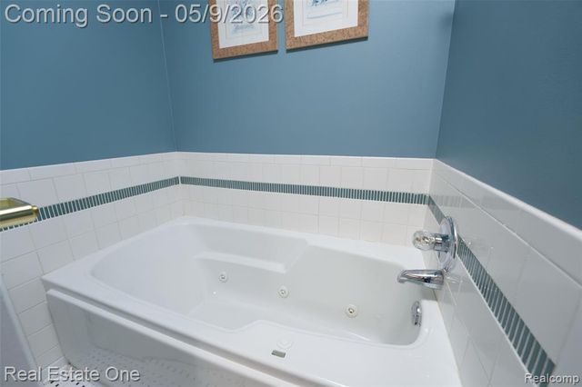2243 Willow Tree Drive, Brighton, MI 48116