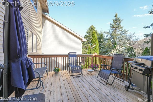 2243 Willow Tree Drive, Brighton, MI 48116