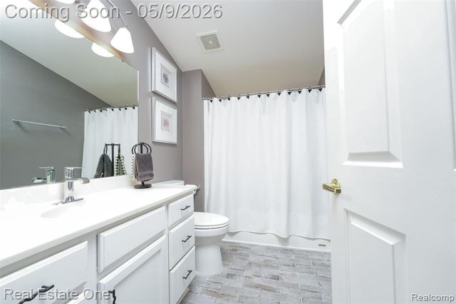 2243 Willow Tree Drive, Brighton, MI 48116