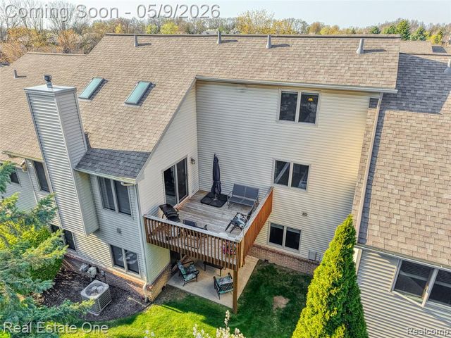 2243 Willow Tree Drive, Brighton, MI 48116
