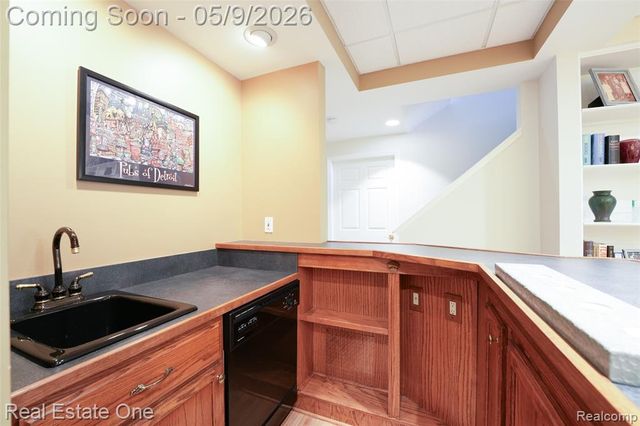 2243 Willow Tree Drive, Brighton, MI 48116