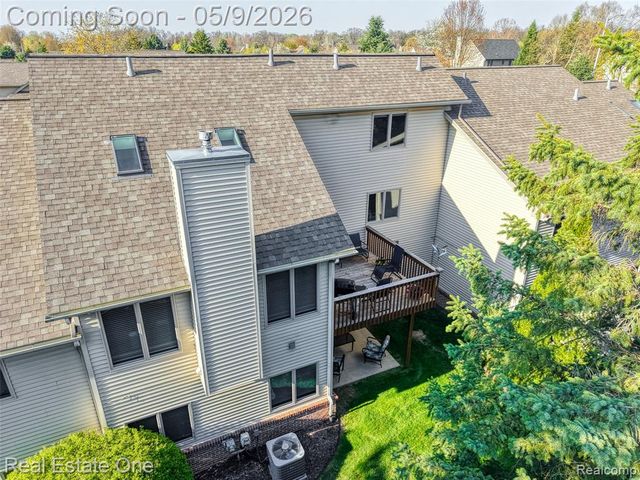 2243 Willow Tree Drive, Brighton, MI 48116
