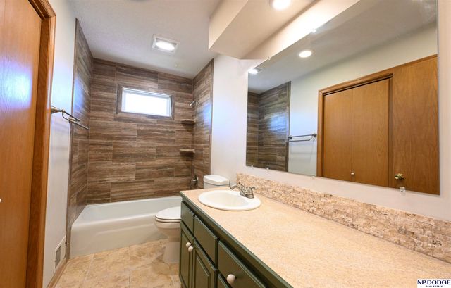 207 S William Avenue, Fremont, NE 68025