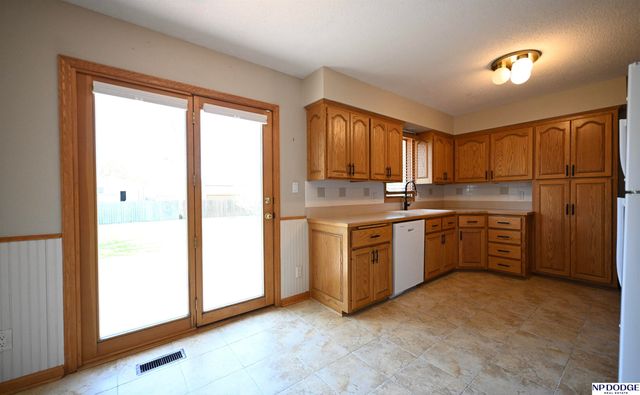 207 S William Avenue, Fremont, NE 68025