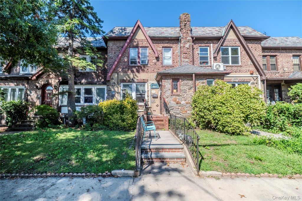 2612 150th Street, Whitestone, NY 11354 — exterior