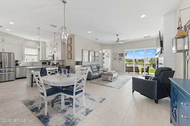 433 RUM RUNNER Way, St. Johns, FL 32259