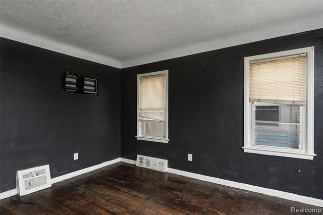 18565 Vaughan Street, Detroit, MI 48219