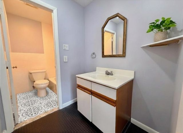 10 Roberts 32, Somerville, MA 02145