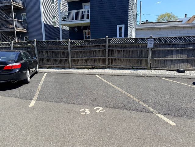 10 Roberts 32, Somerville, MA 02145