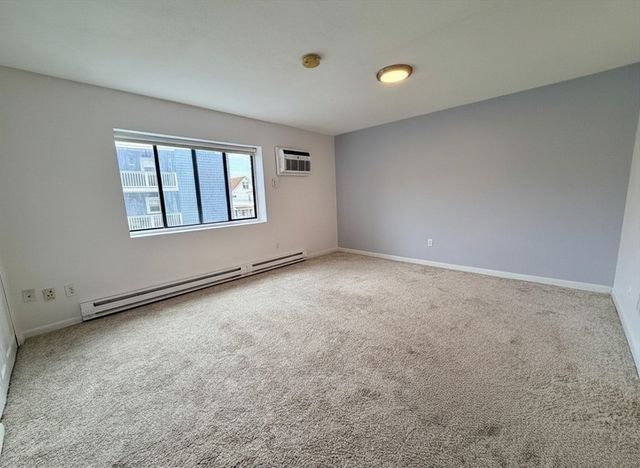 10 Roberts 32, Somerville, MA 02145