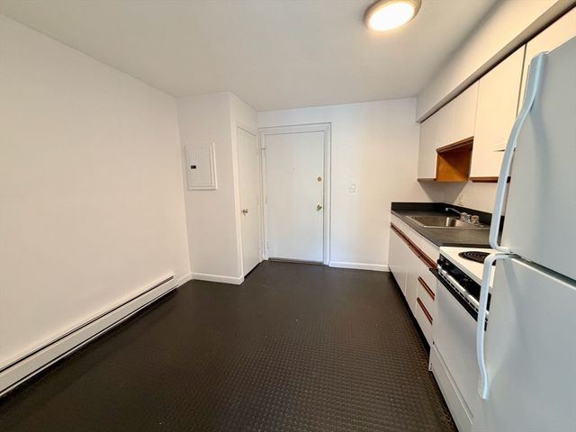 10 Roberts 32, Somerville, MA 02145