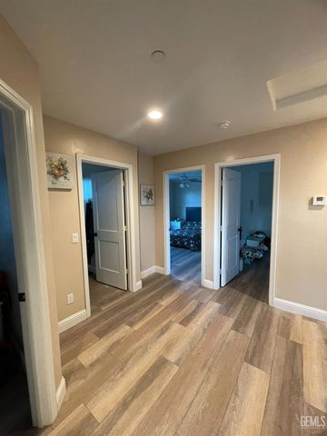 4812 Sammons Avenue, Bakersfield, CA 93307