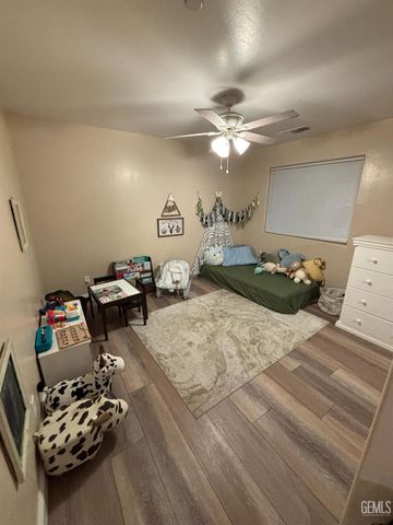 4812 Sammons Avenue, Bakersfield, CA 93307