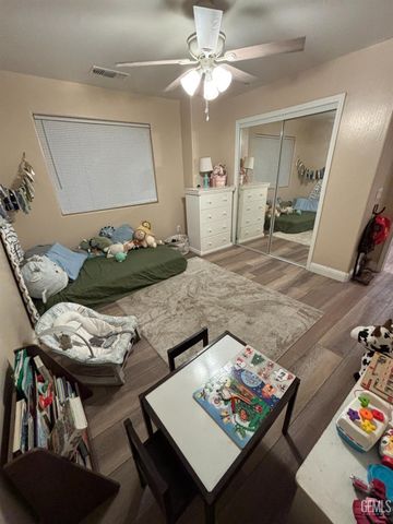 4812 Sammons Avenue, Bakersfield, CA 93307