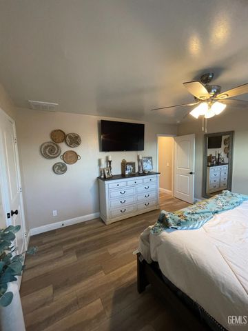 4812 Sammons Avenue, Bakersfield, CA 93307