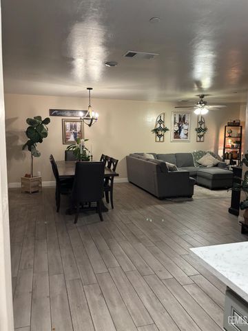 4812 Sammons Avenue, Bakersfield, CA 93307