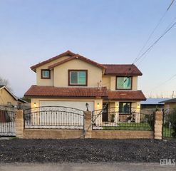 4812 Sammons Avenue, Bakersfield, CA 93307